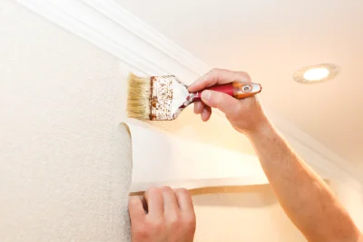 Pose de papier peint à Cuq — revêtements muraux et toiles de verre